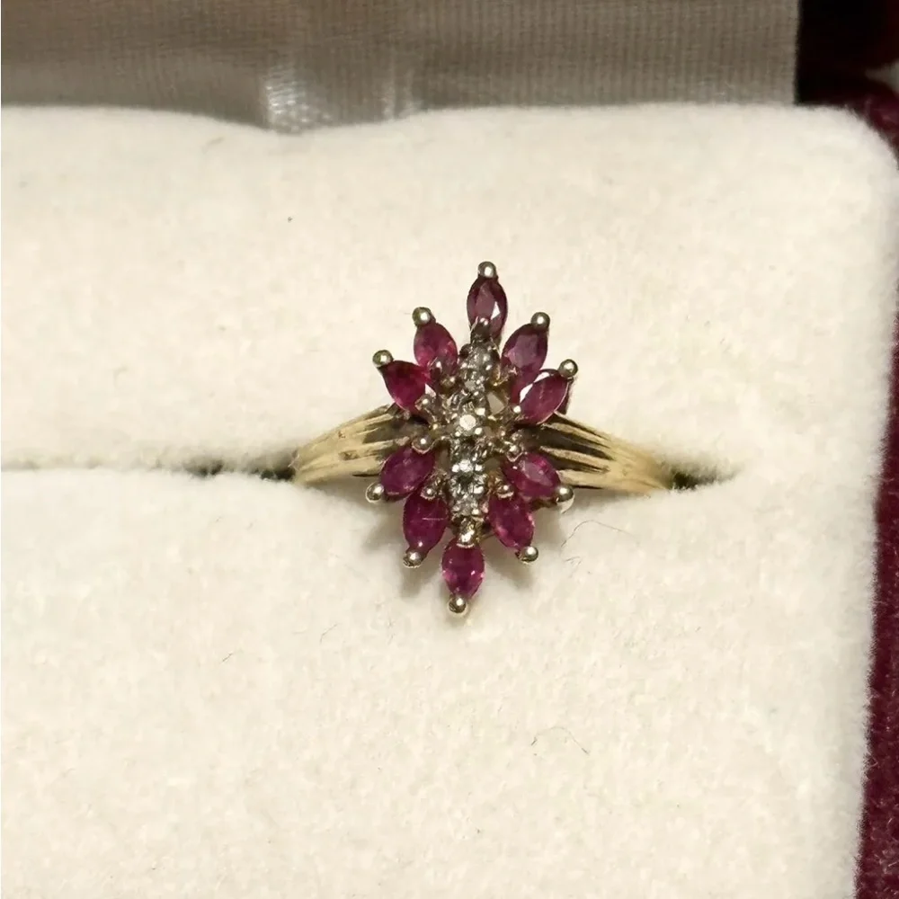 Ruby and Diamond Ring Genuine Ruby and Natural Diamonds - Picture 4 of 9